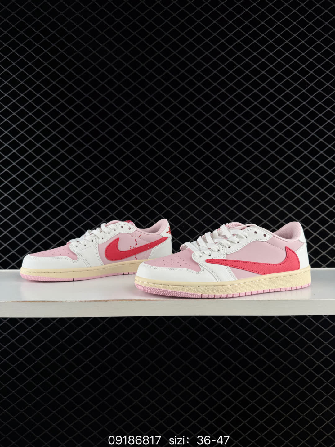 Travis Scott x Air Jordan 1 Low-IQ7604-100